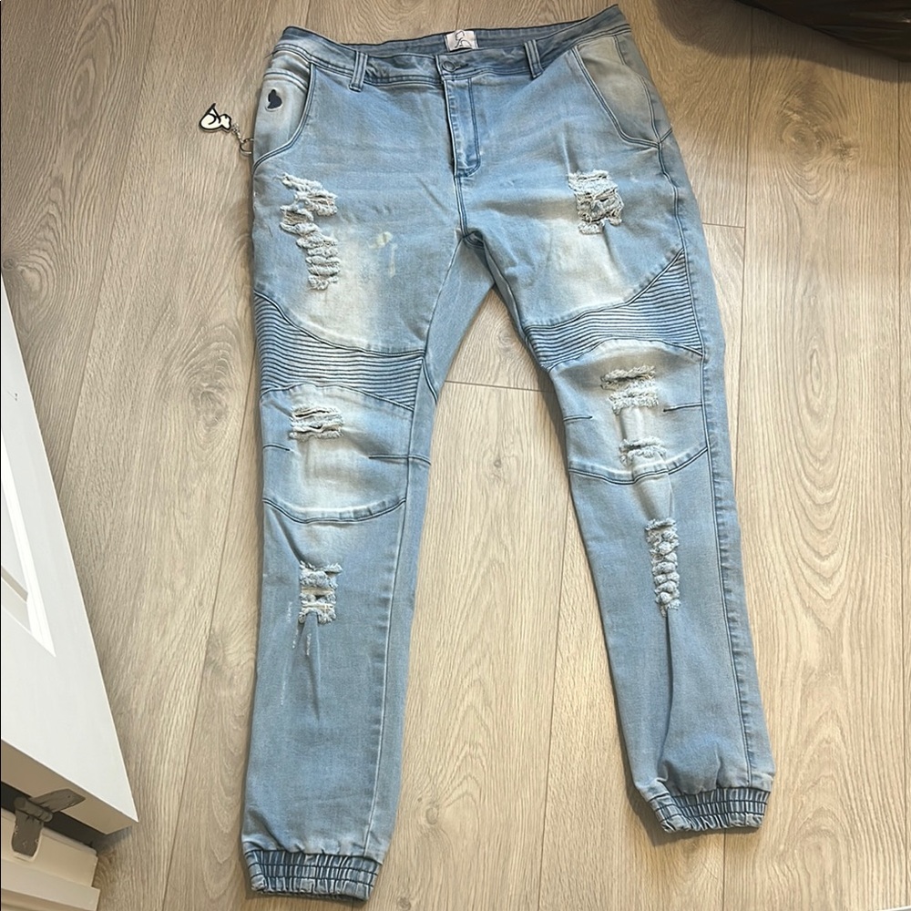 Men's Relaxed Fit Distressed Jeans - Light Blue
